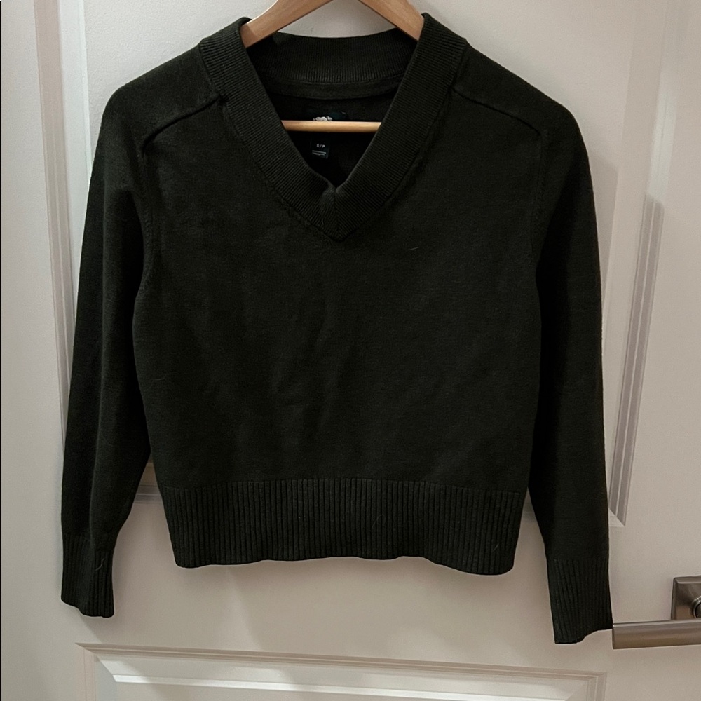 Roots V-Neck Sweater - Dark Green